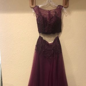 Size 8 la femme 2 piece prom dress